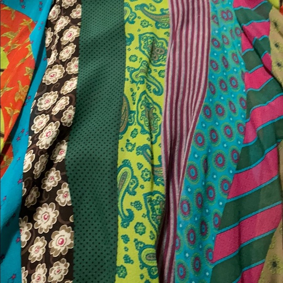 Ladies handkerchief skirt BCBG Maxarzaria - Picture 3 of 3